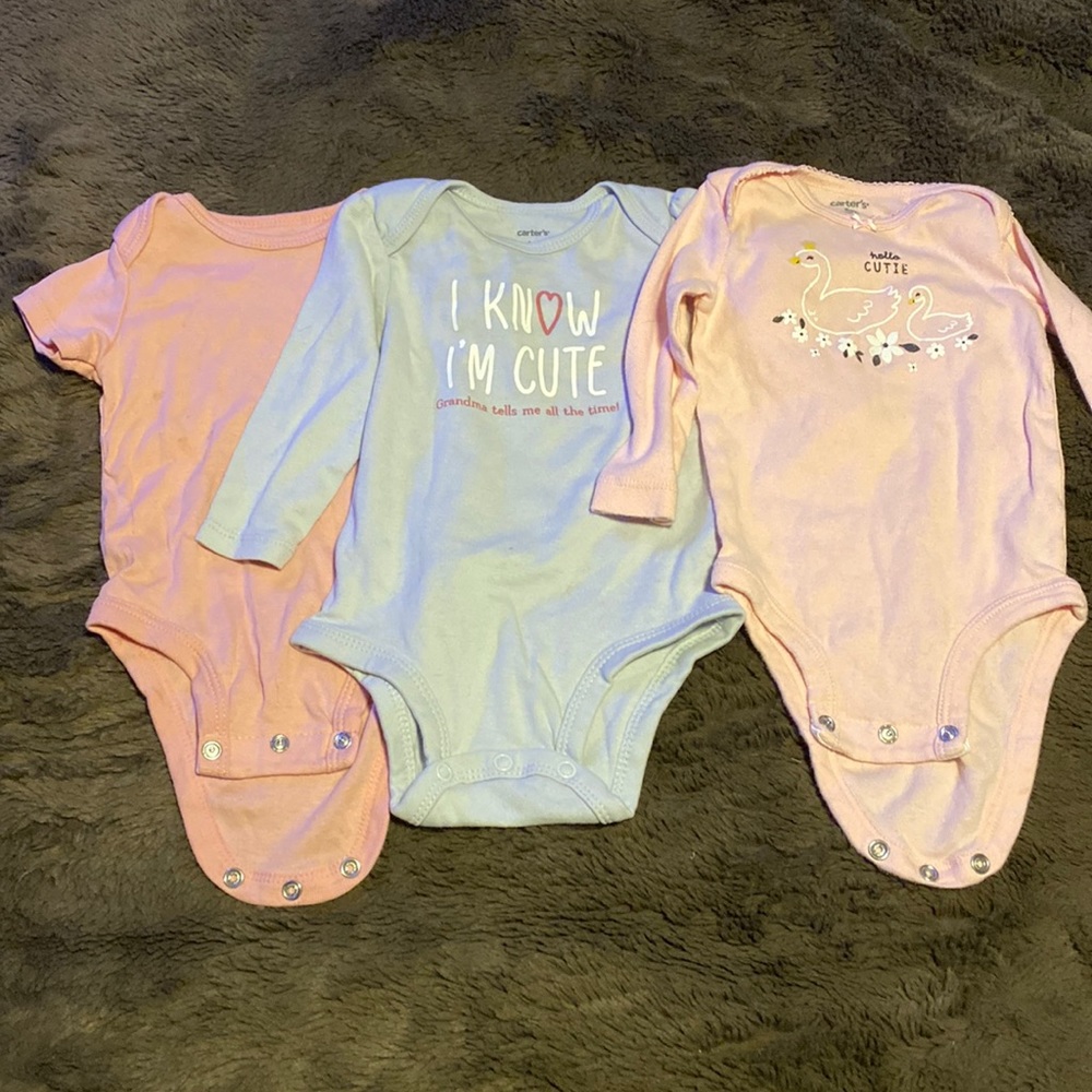 Carter’s Bodysuits 6M